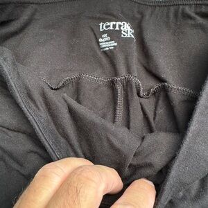 Terra & sky black leggings 14 wide